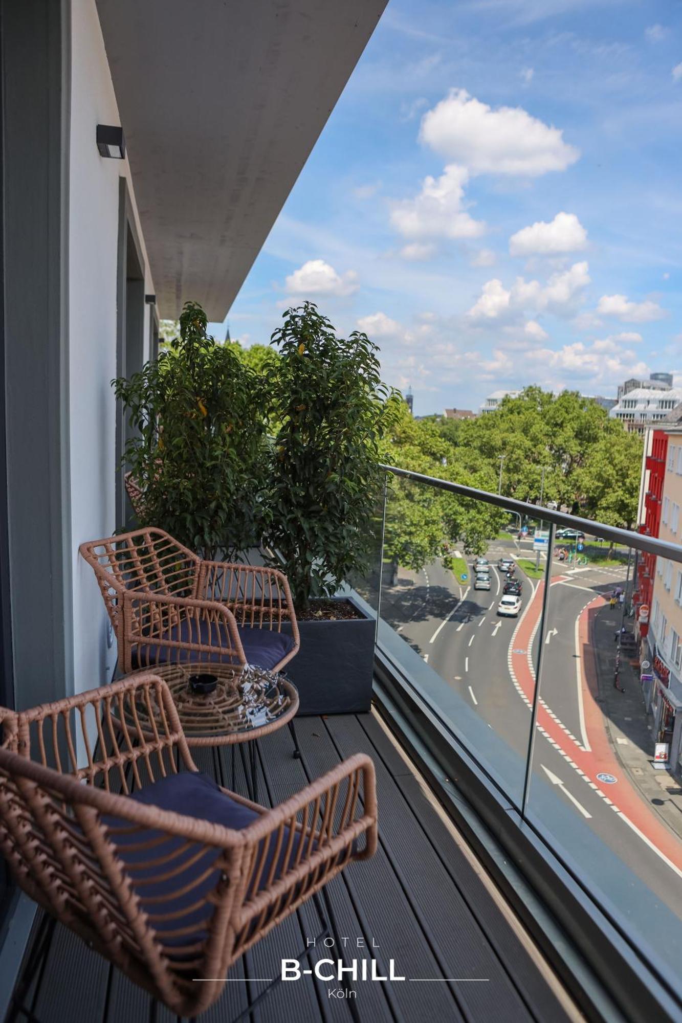 B-Chill Cologne Hotel Exterior photo